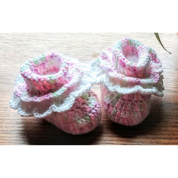 Shoes 0 To 3 Months New Leia Allen Booties Hand Made crocheted Baby girls - Picture 2 of 2